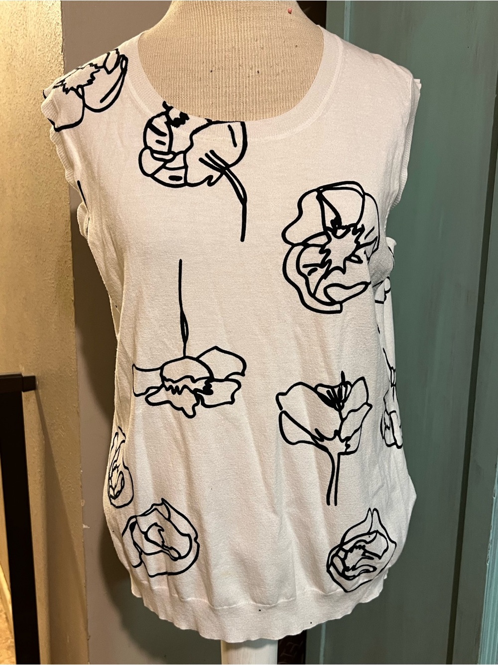 Escada Sport Woman’s Sz Large White Sleeveless Shirt  With Black Floral Print